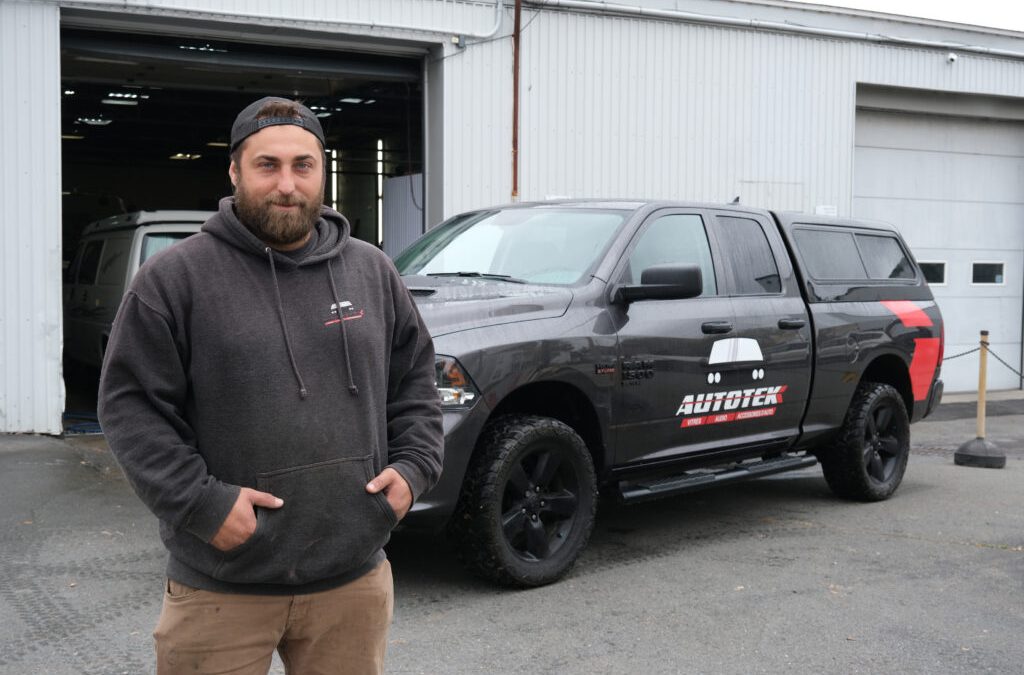 Vitres et accessoires d’auto Autotek: personalized, passionate service!